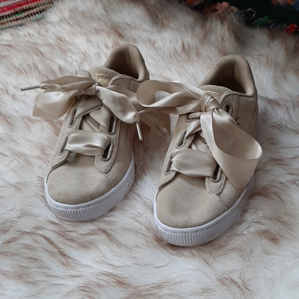 PUMA Suede Heart Sneakers